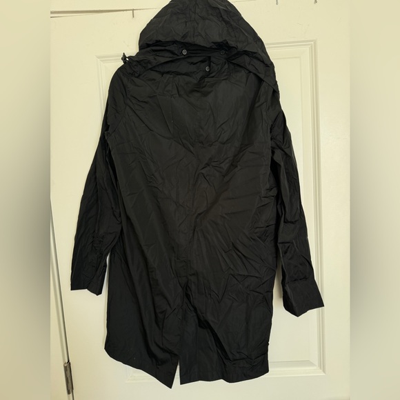 Tahari Lightweight Packable Travel Rain Coat - Size M - Picture 2 of 11